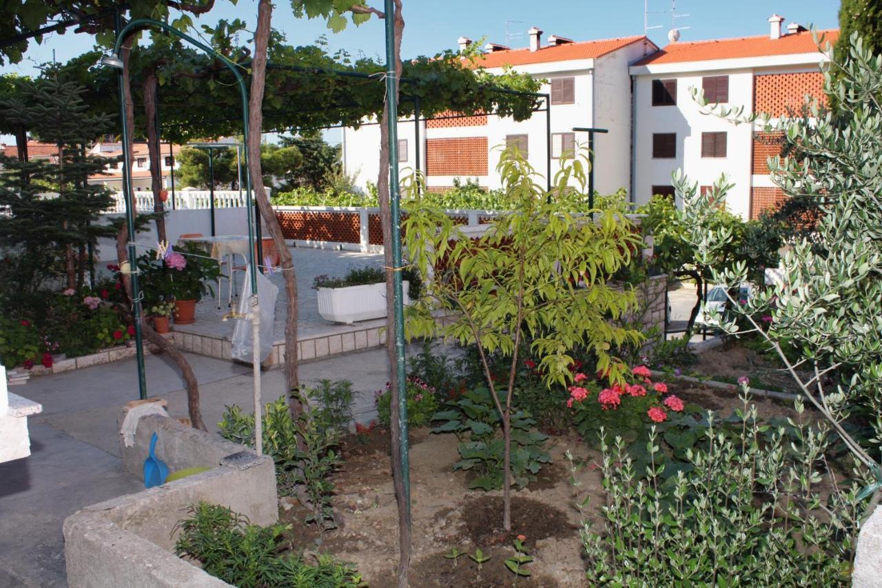 Apartments And Rooms With Parking Space Palit, Rab - 5061 Exteriér fotografie
